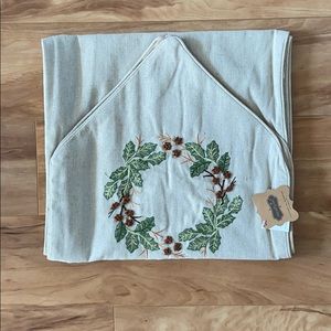 Mud Pie Pine Cone Table Runner